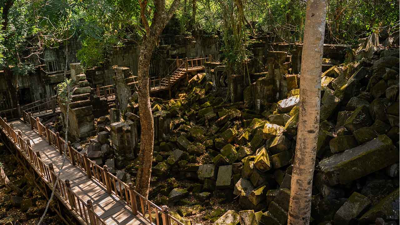 Ancient Beng Mealea Temple ruins